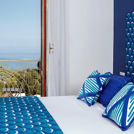 Caporivo Bed & Breakfast 3*